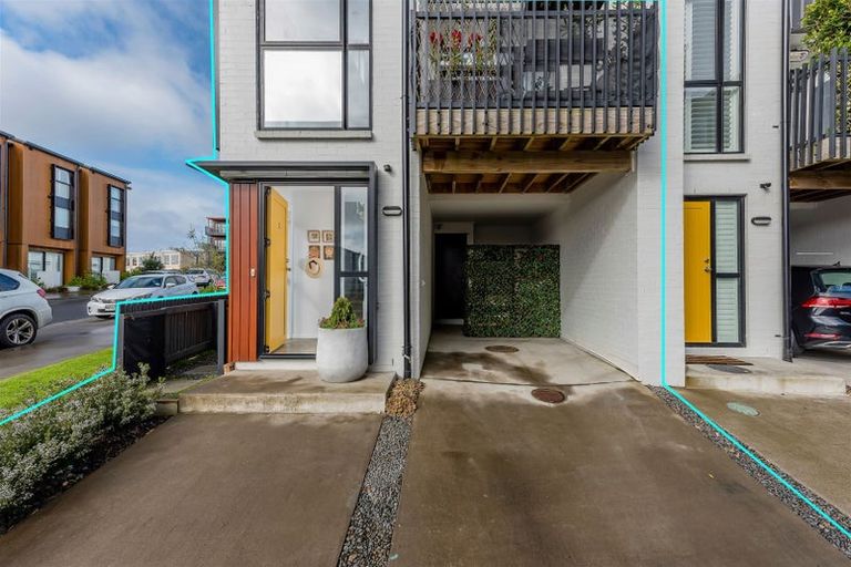 Photo of property in 2 Mayfly Lane, Hobsonville, Auckland, 0616