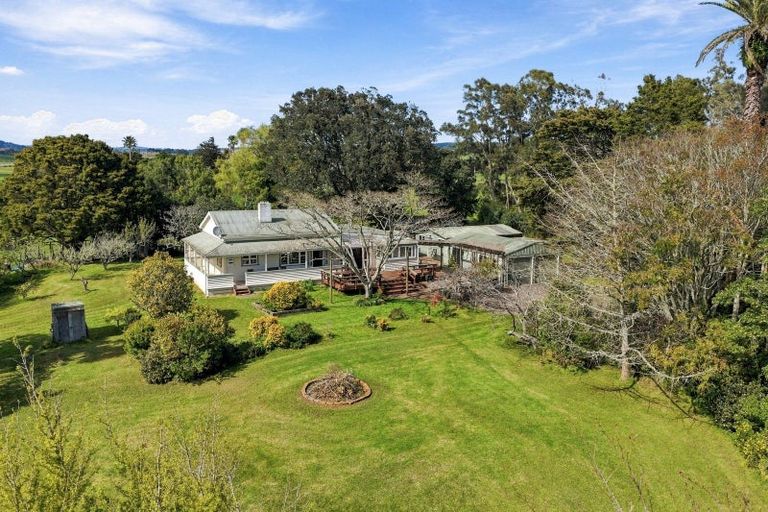 Photo of property in 2059 State Highway 16, Helensville, 0875