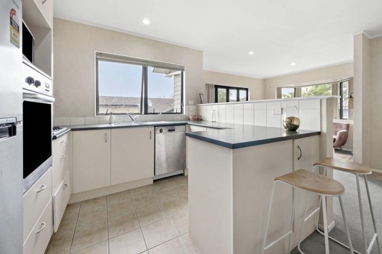 Photo of property in 14 Virginia Street, Henderson, Auckland, 0612