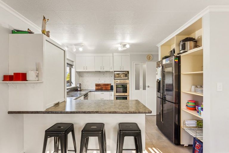 Photo of property in 28 Brandon Street, Otaki, 5512