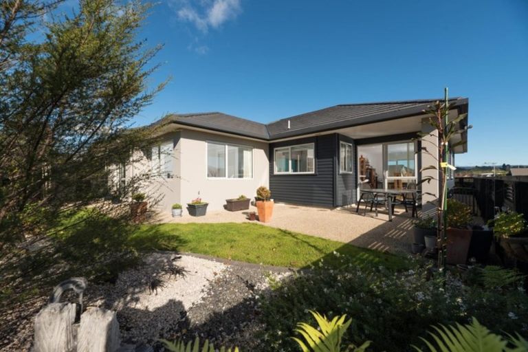 Photo of property in 53 Bridgewater Way, Pyes Pa, Tauranga, 3112