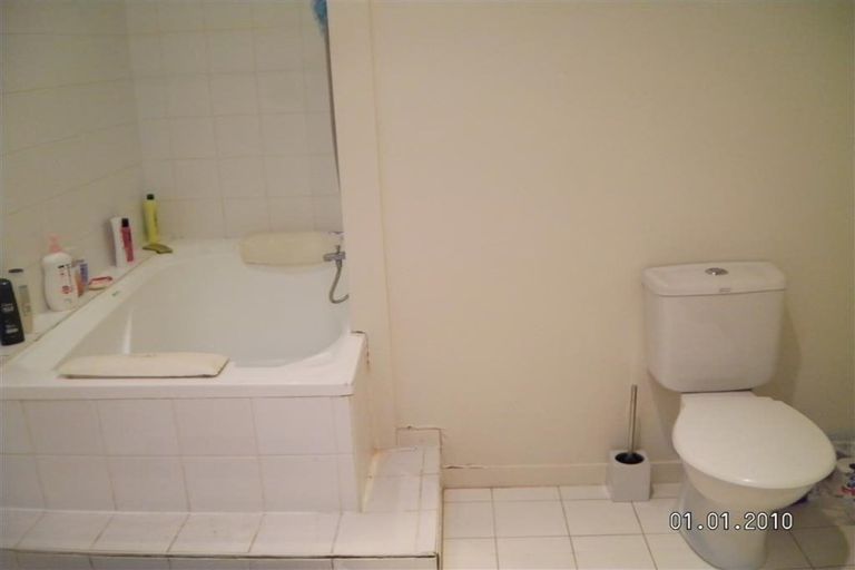 Photo of property in Mendosa Terraces Apartments, 29/9 Ebor Street, Te Aro, Wellington, 6011