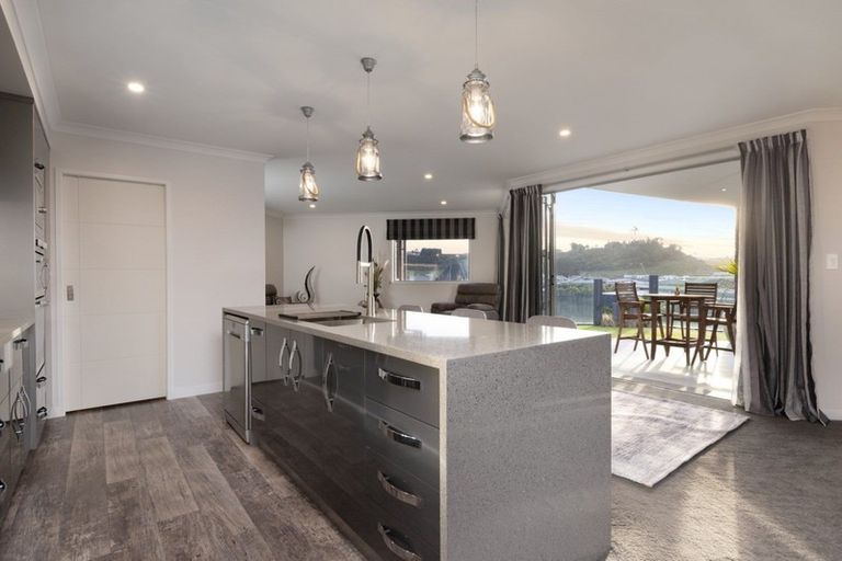 Photo of property in 20 Rochfort Crescent, Pyes Pa, Tauranga, 3112