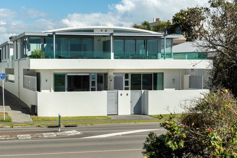 Photo of property in 2/135 Marine Parade, Mount Maunganui, 3116