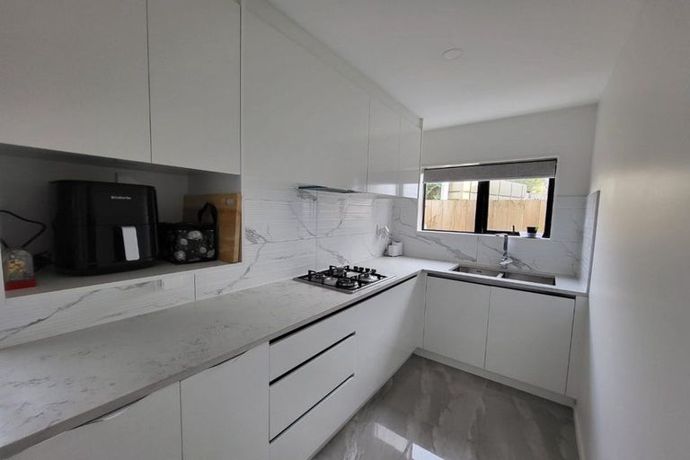 Photo of property in 24a Borrowdace Avenue, Botany Downs, Auckland, 2010