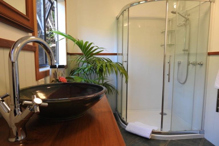 Photo of property in 16 Major Bridge Drive, Russell, 0272