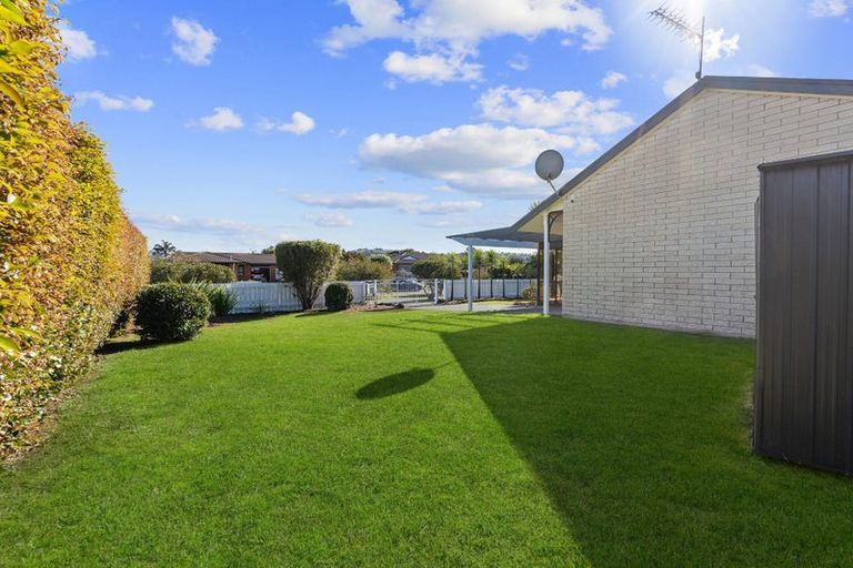 Photo of property in 2/99 Riverside Road, Orewa, 0931