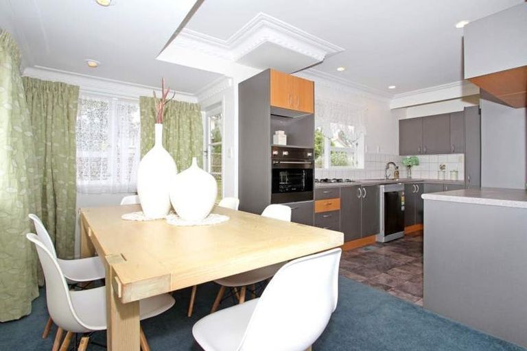 Photo of property in 19 Evans Road, Glen Eden, Auckland, 0602