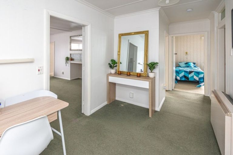 Photo of property in 9 Swiss Avenue, Gonville, Whanganui, 4501