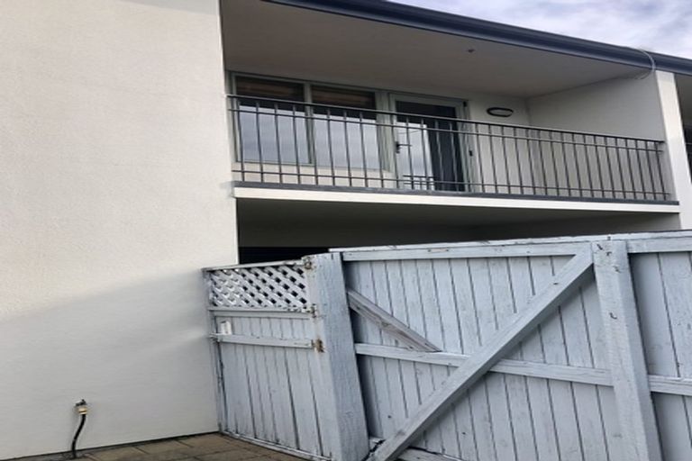 Photo of property in 2/19 Hills Road, Edgeware, Christchurch, 8013