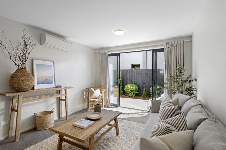 Photo of property in 2/21 Hills Road, Edgeware, Christchurch, 8013