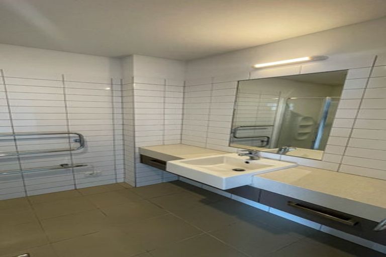 Photo of property in Bella Vista, 2d/84 Gunner Drive, Te Atatu Peninsula, Auckland, 0610