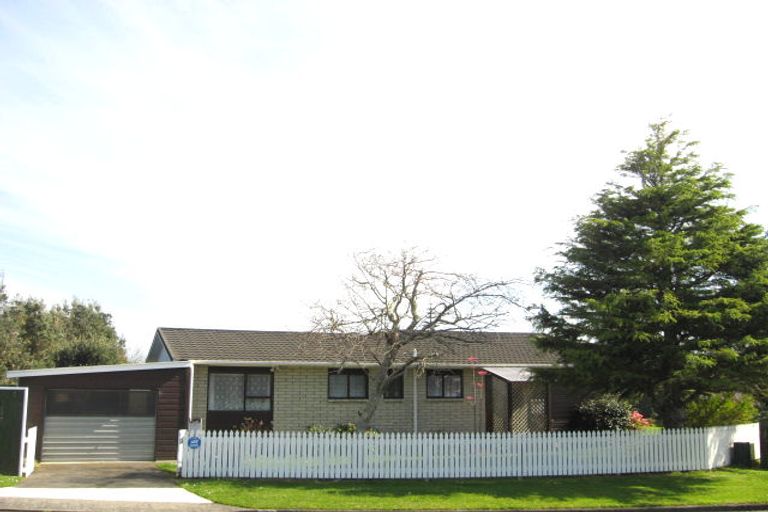 Photo of property in 2 Kipling Drive, Whalers Gate, New Plymouth, 4310