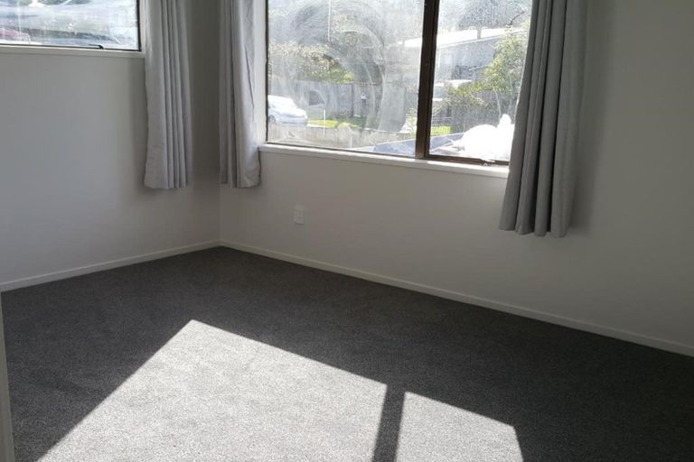 Photo of property in 82 Powrie Street, Glenfield, Auckland, 0629