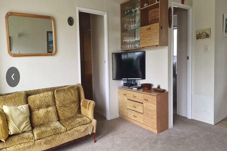 Photo of property in 1/34 Walton Street, Red Beach, 0932