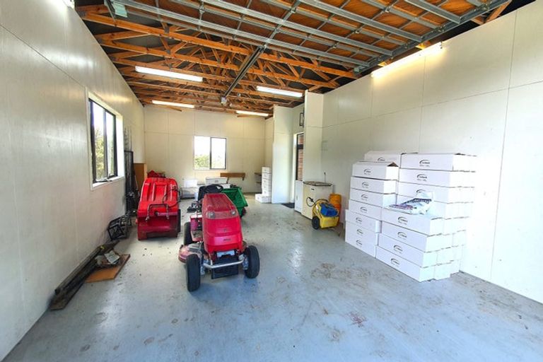 Photo of property in 76 Brick Bay Drive, Sandspit, Warkworth, 0982