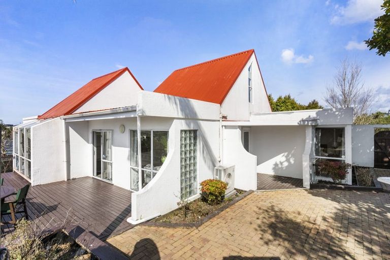 Photo of property in 22 Cairnbrae Court, Northcross, Auckland, 0632