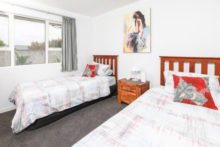 Photo of property in 9 Warwick Avenue, St Andrews, Hamilton, 3200