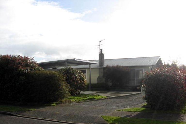 Photo of property in 22 Kupe Drive, Carterton, 5713