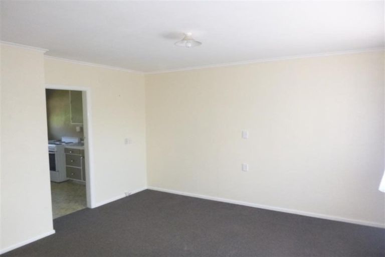 Photo of property in Rosalie Flats, 4/1034 Fergusson Drive, Clouston Park, Upper Hutt, 5018