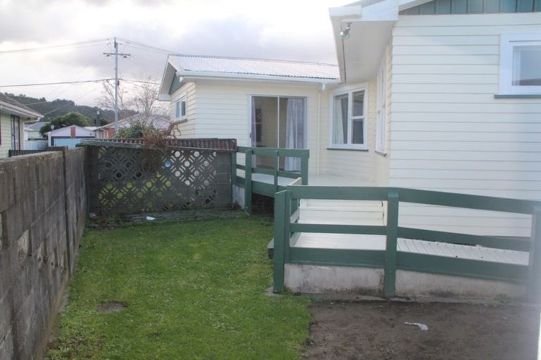 Photo of property in 27 Rosebank Avenue, Avalon, Lower Hutt, 5011
