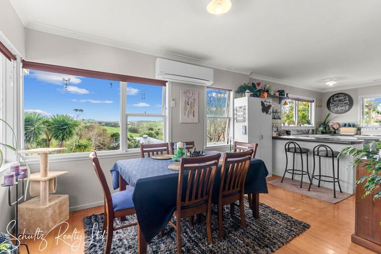 Photo of property in 111 Hurndall Street East, Maungaturoto, 0520