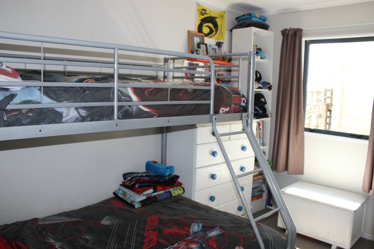 Photo of property in 32 Richmond Road, Carterton, 5713