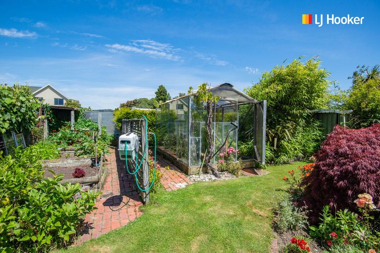 Photo of property in 10 Walton Park Avenue, Fairfield, Dunedin, 9018