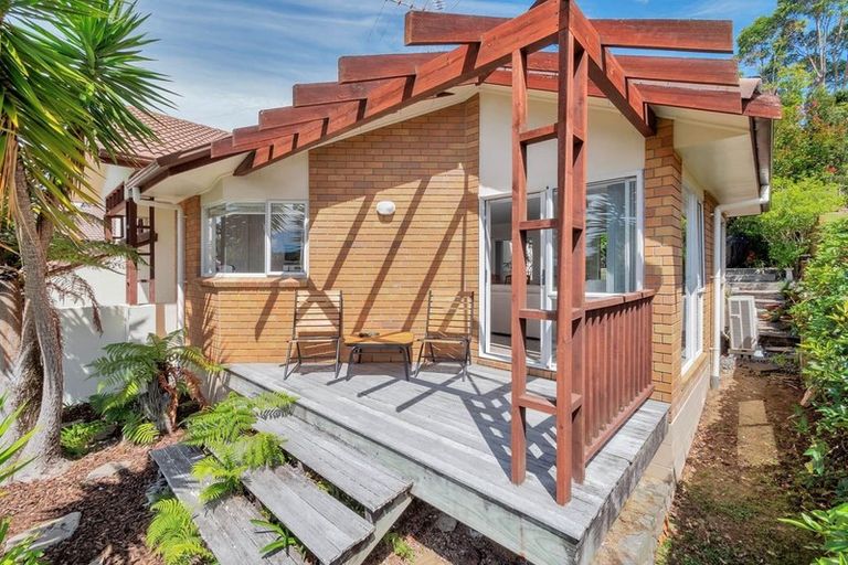 Photo of property in 9 Phoebe Meikle Place, Torbay, Auckland, 0630
