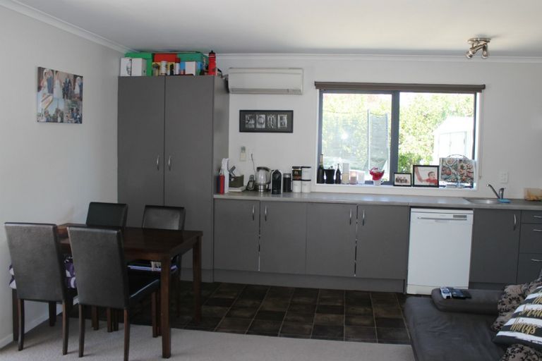 Photo of property in 32 Richmond Road, Carterton, 5713