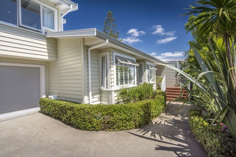 Photo of property in 120 Aberdeen Road, Campbells Bay, Auckland, 0620