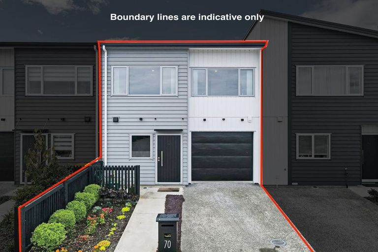 Photo of property in 70 Paretaiuru Crescent, Papakura, 2110