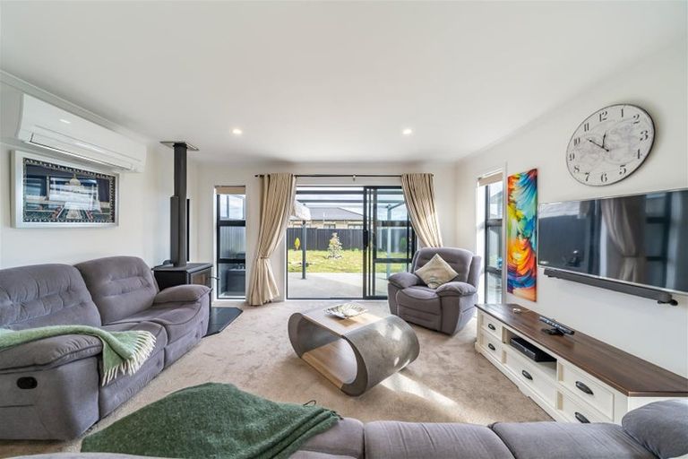 Photo of property in 4 Fenwick Crescent, Wallaceville, Upper Hutt, 5018