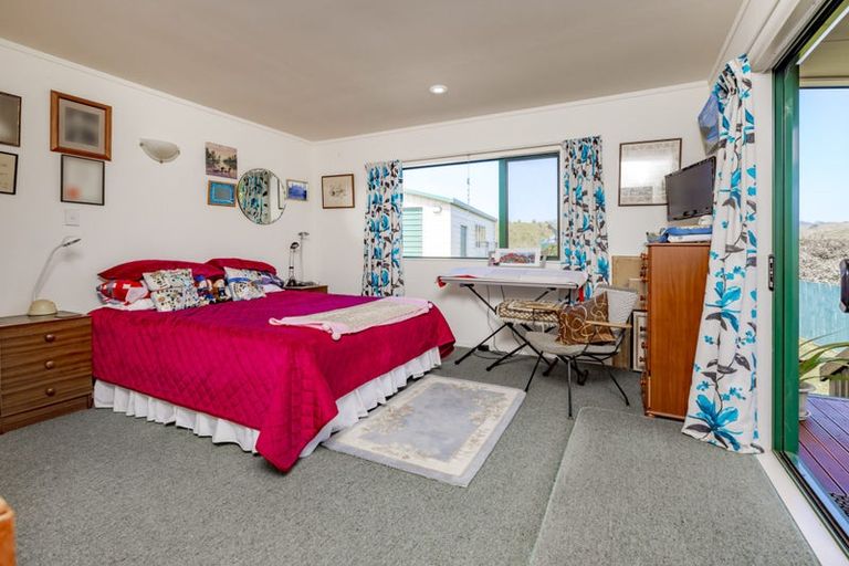 Photo of property in 92 Bays Road, Orere Point, Papakura, 2585