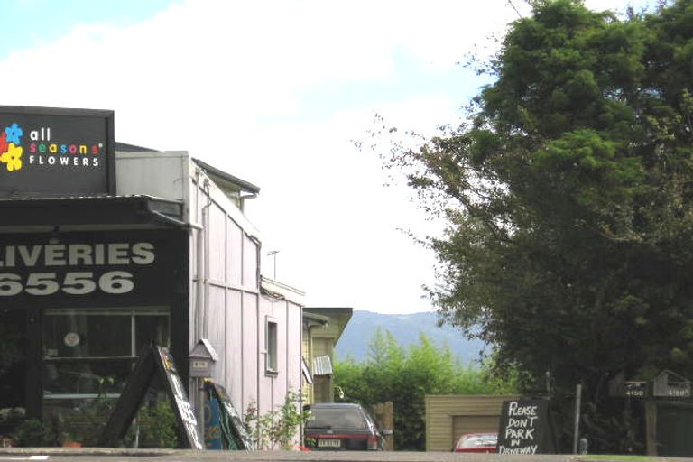 Photo of property in 4146 Great North Road, Glendene, Auckland, 0602