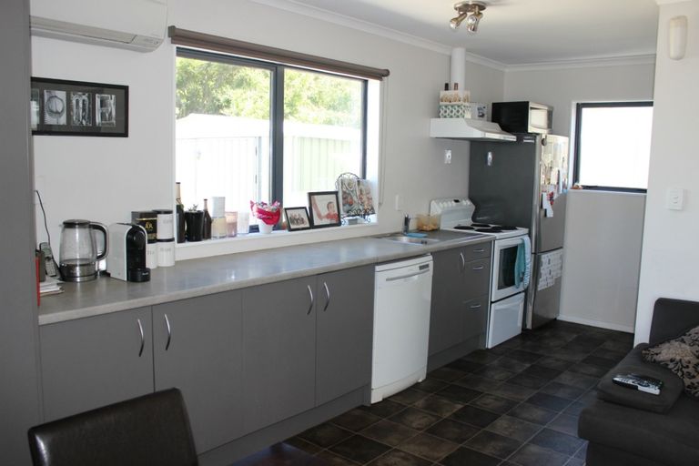 Photo of property in 32 Richmond Road, Carterton, 5713