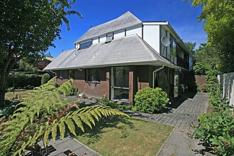 Photo of property in 2/278 Memorial Avenue, Burnside, Christchurch, 8053