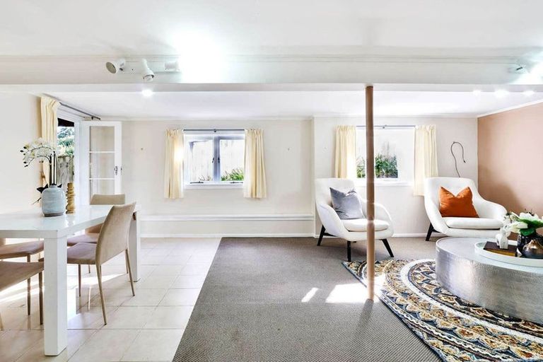 Photo of property in 62 Lyons Avenue, Murrays Bay, Auckland, 0630