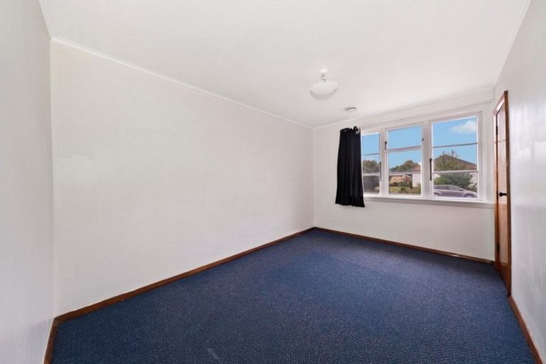 Photo of property in 2/45 Dickson Crescent, Hornby, Christchurch, 8042