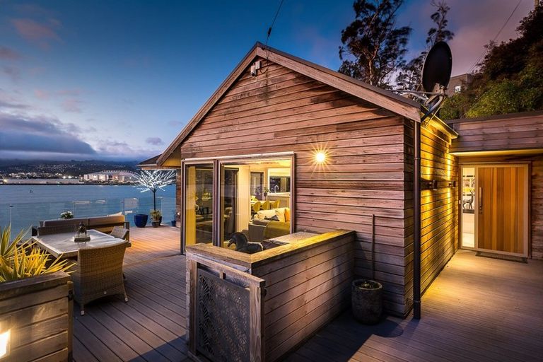 Photo of property in 33 Doon Street, Vauxhall, Dunedin, 9013