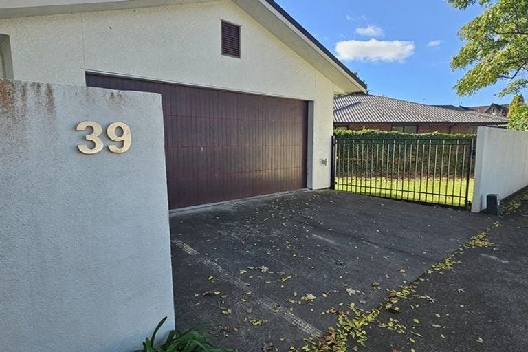Photo of property in 39 Ihaka Street, Hokowhitu, Palmerston North, 4410