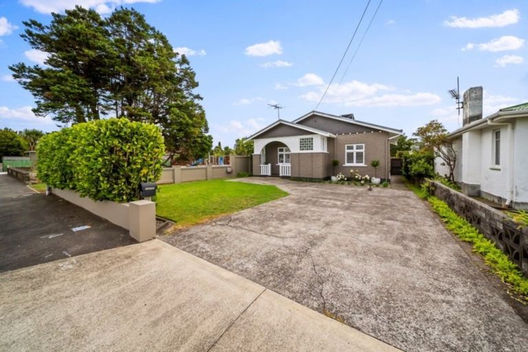 Photo of property in 30 Wallace Place, Westown, New Plymouth, 4310