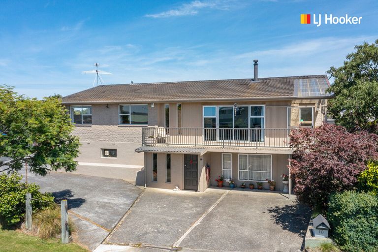 Photo of property in 10 Walton Park Avenue, Fairfield, Dunedin, 9018