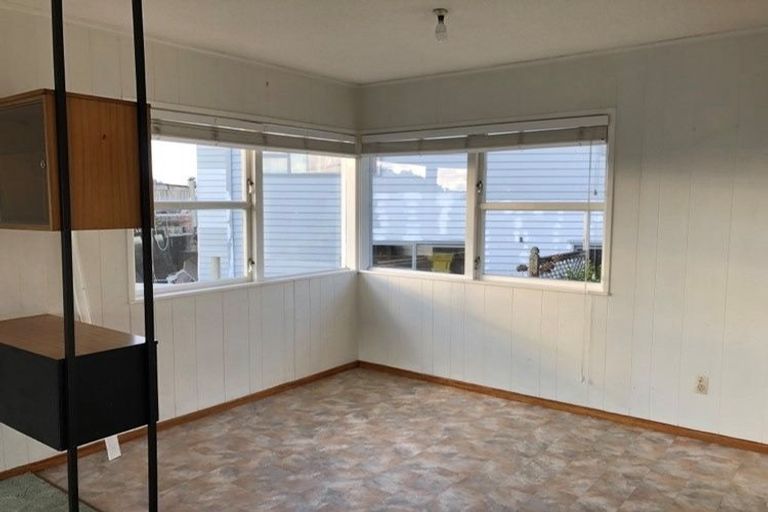 Photo of property in 35 Elliott Avenue, Bayview, Auckland, 0629
