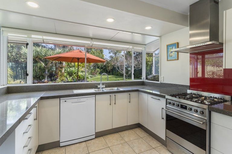 Photo of property in 26 Judkins Crescent, Cockle Bay, Auckland, 2014