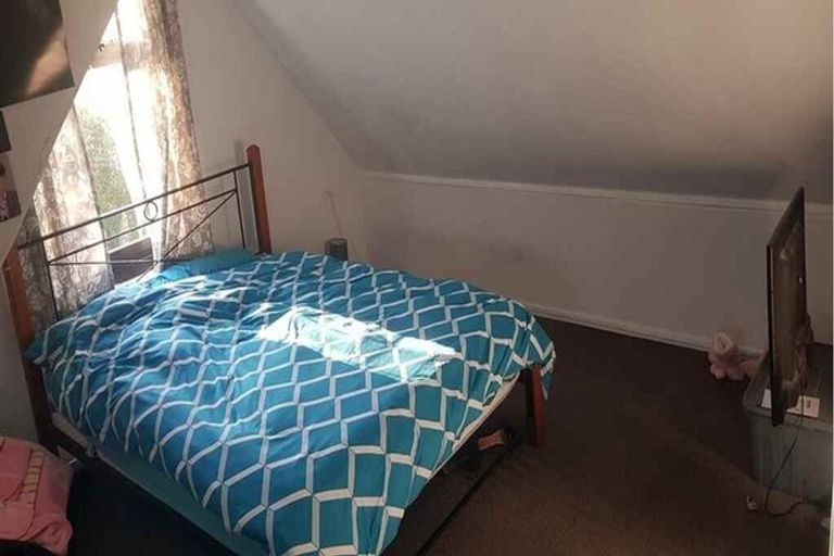 Photo of property in 12 Westwood Road, Tawa, Wellington, 5028