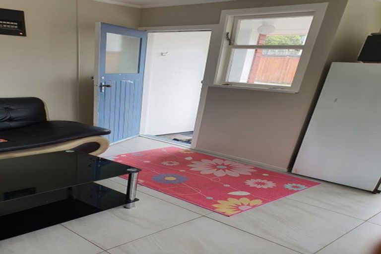 Photo of property in 8 Takapuwahia Drive, Takapuwahia, Porirua, 5022