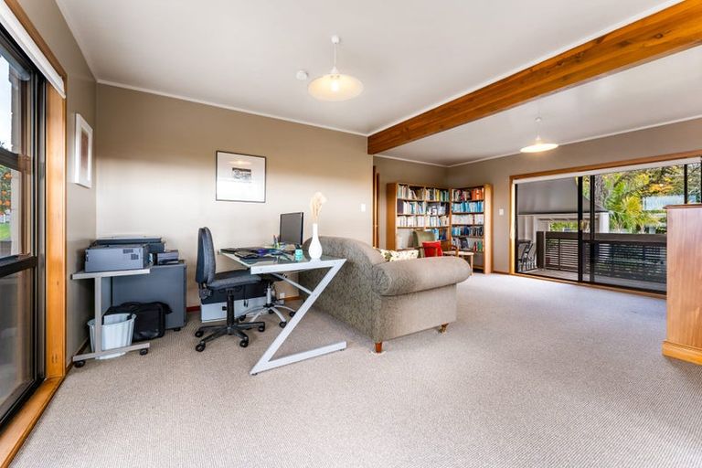 Photo of property in 2/9 Newhaven Terrace, Mairangi Bay, Auckland, 0630