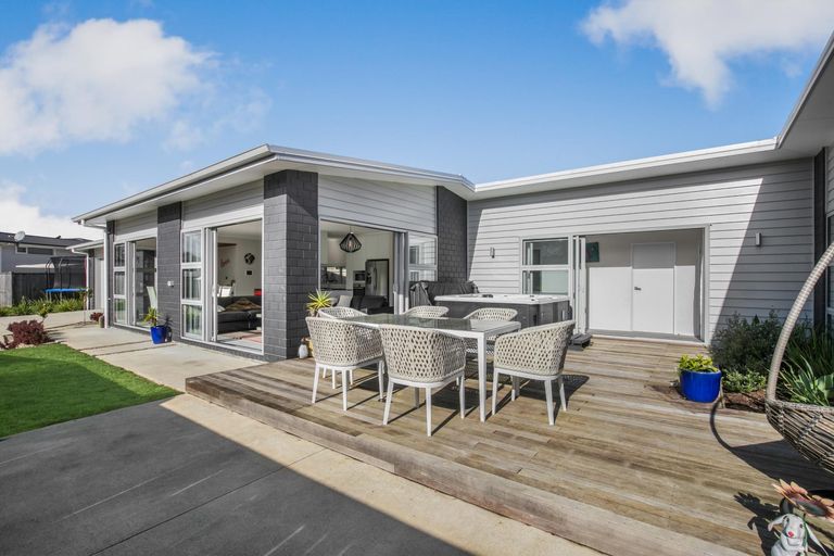 Photo of property in 28 Mareretu Avenue, Patumahoe, Pukekohe, 2679