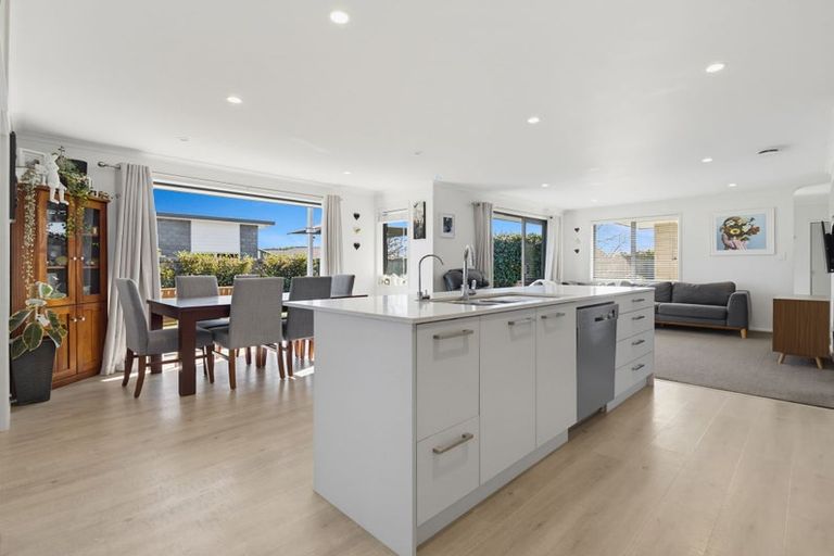 Photo of property in 5 Tavarnya Way, Patumahoe, Pukekohe, 2679